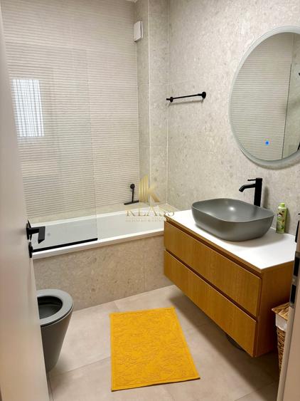 Apartament cu 3 camere, mobilat în Victoriei