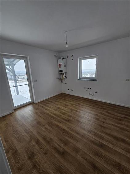 Casă cu 4 camere cu Teren 265 Mp în Ipotești