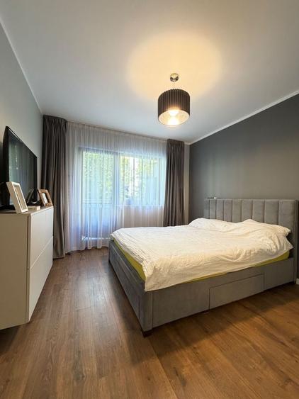 Apartament cu 3 camere semidecomandat, mobilat în Europa