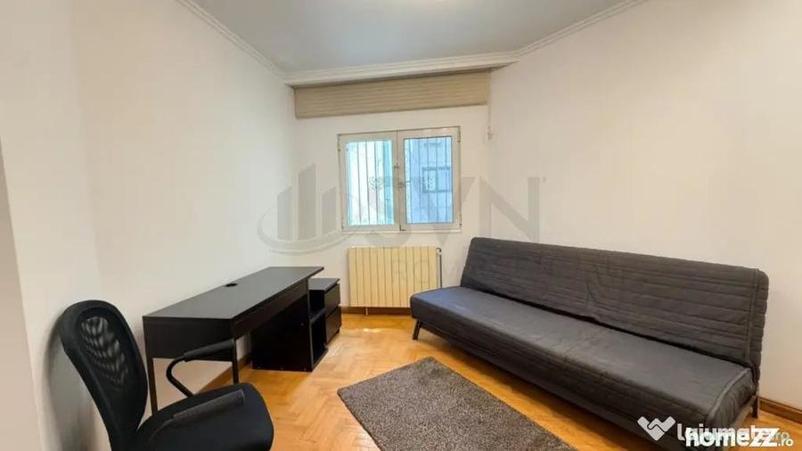 Apartament cu 3 camere semidecomandat în Primăverii