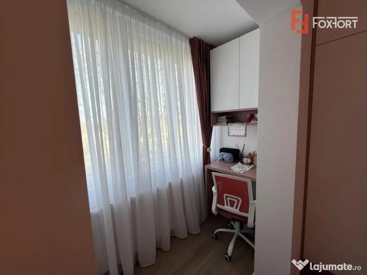 Apartament cu 4 camere decomandat în Central