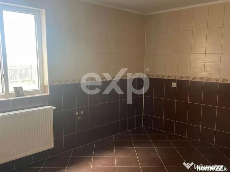 Casă cu 6 camere cu Teren 3646 Mp în Leontinești