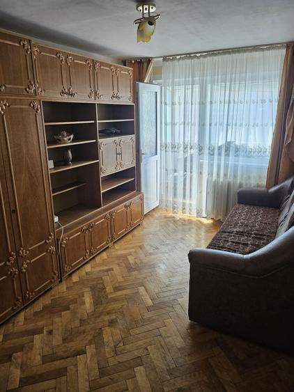 Apartament cu 2 camere semidecomandat în Micro 38