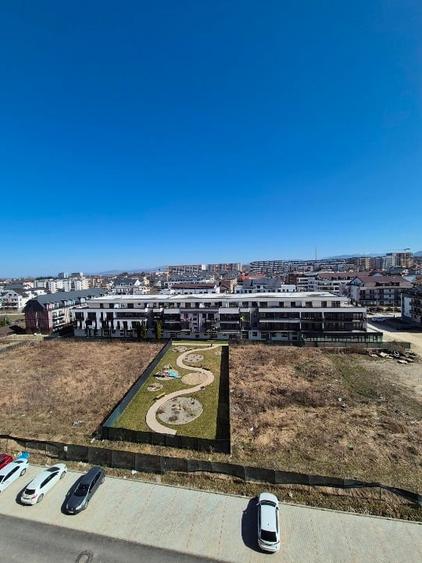 Apartament cu 2 camere decomandat, mobilat în Tractorul