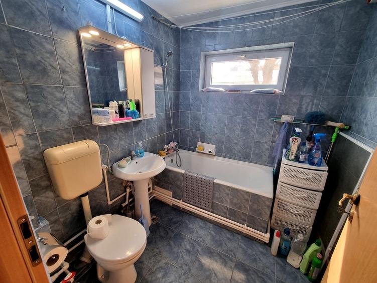 Apartament cu 4 camere decomandat, mobilat în Ultracentral