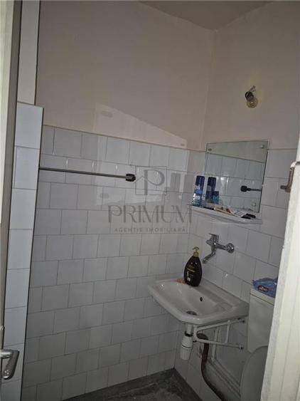 Apartament cu 3 camere decomandat în Lipovei