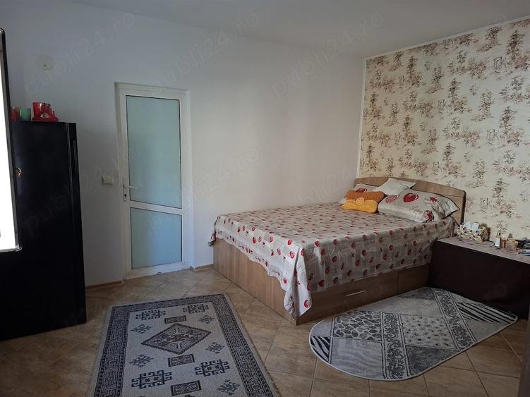 Casă cu 4 camere cu Teren 938 Mp în Exterior Vest