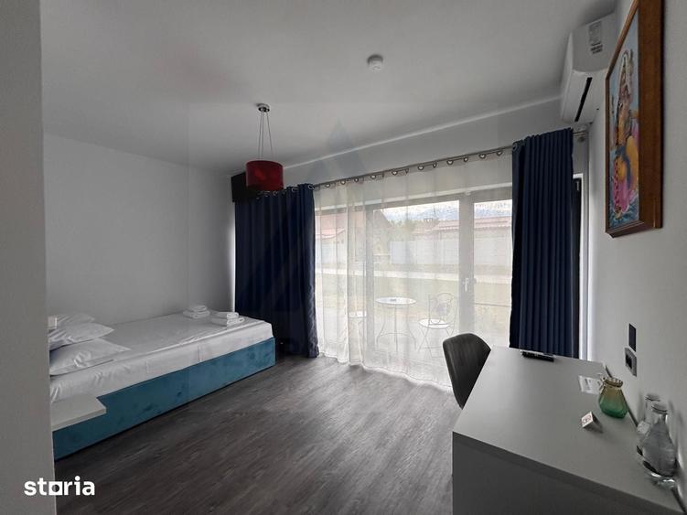Casă cu 10 camere cu Teren 4600 Mp în Central