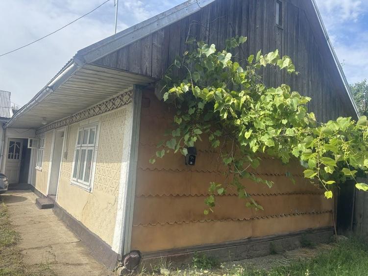 Casă cu 4 camere în Bălcăuți