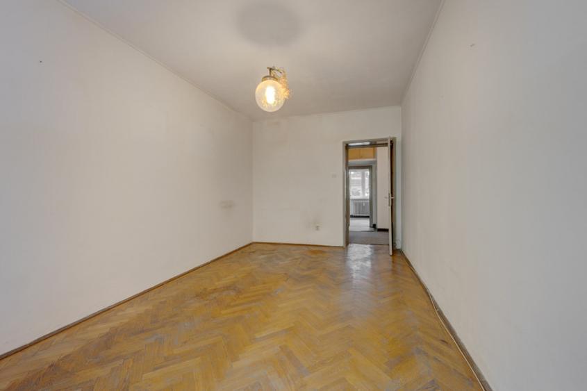 Apartament cu 2 camere decomandat în Basarabia