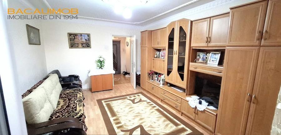 Apartament cu 2 camere decomandat în Cornișa