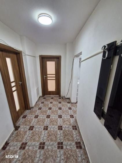 Apartament cu 3 camere decomandat în Vitan