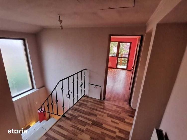 Vand Casa cu 4 Camere in Santandrei - 2