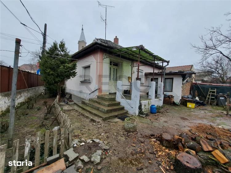 Casă cu 2 camere decomandat cu Teren 257 Mp în Sânmartin