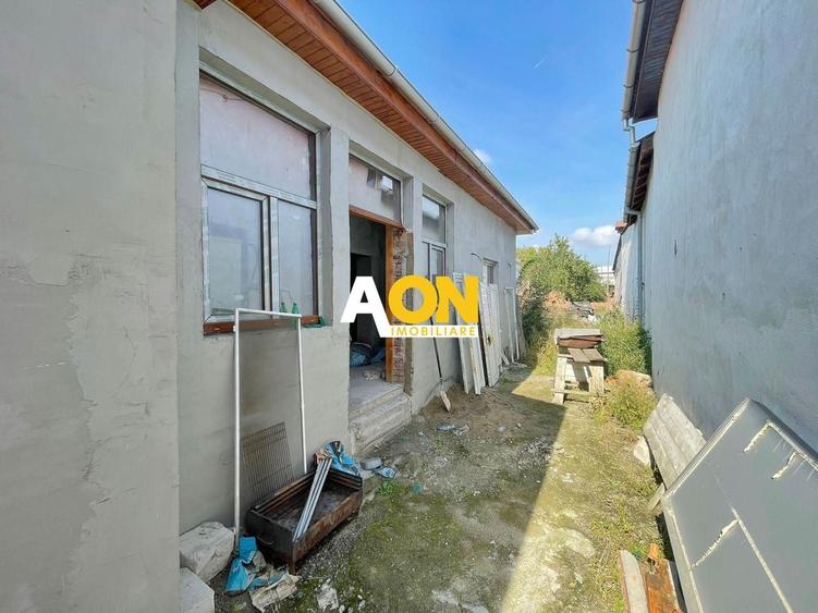 Casă individuală cu 5 camere cu Canalizare în Central