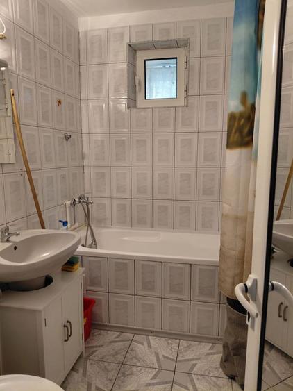 Apartament cu 2 camere semidecomandat în Micro 16