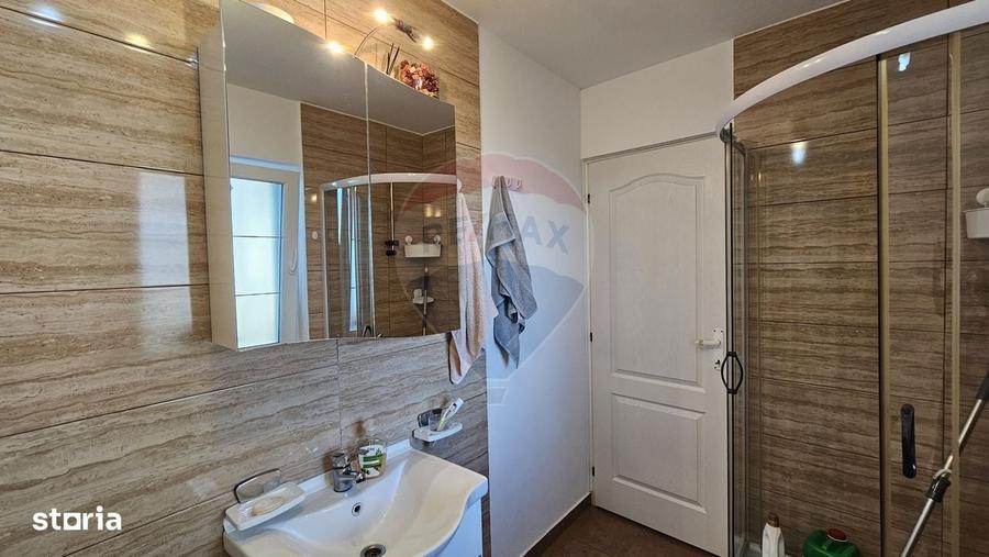 Casă cu 4 camere în Central