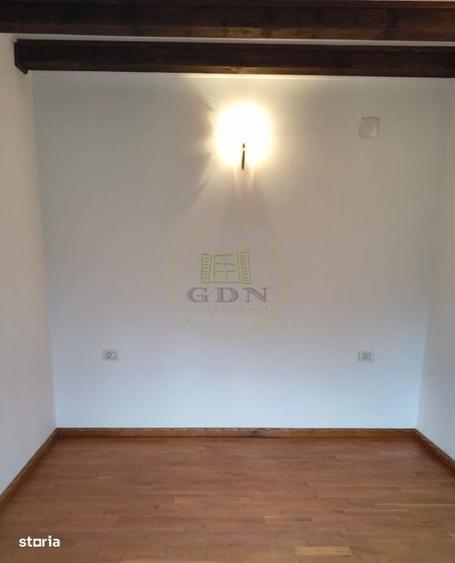 Apartament cu 3 camere în Clăbucet