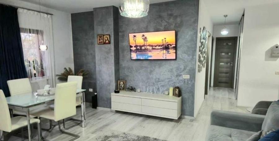 Apartament cu 3 camere decomandat, mobilat în Km 4