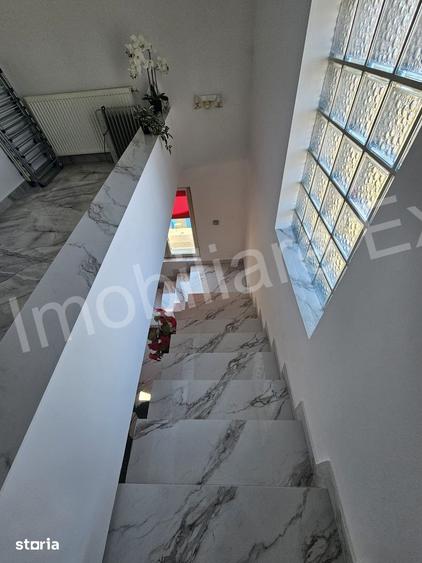 Casă cu 3 camere cu Teren 290 Mp în Central