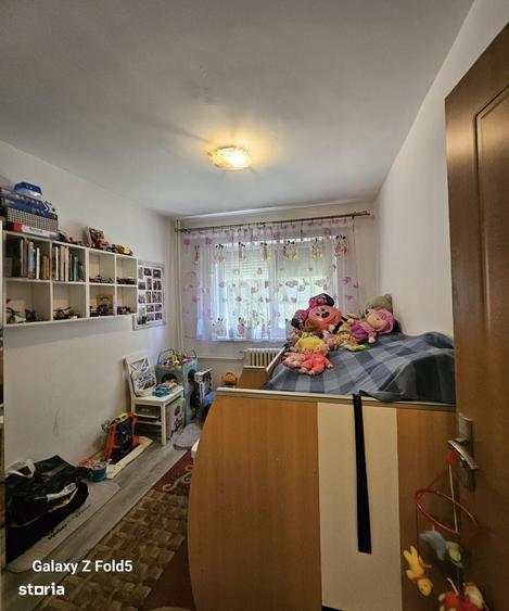 Apartament cu 3 camere decomandat în Nord