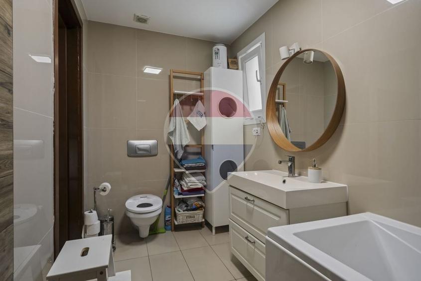 Duplex cu 4 camere cu Piscina în Ștefăneștii de Jos