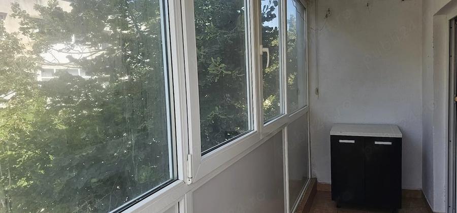 Apartament cu 2 camere decomandat în Casa de Cultură