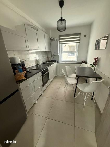 Apartament cu 3 camere în Tractorul