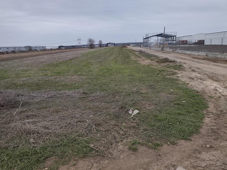 Teren Construcții intravilan de 1500 mp, în Bâcu