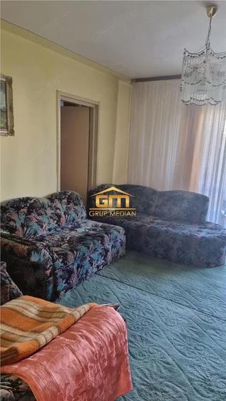 Apartament 3 camere de - Zona Traian, etaj 3 4 - 9