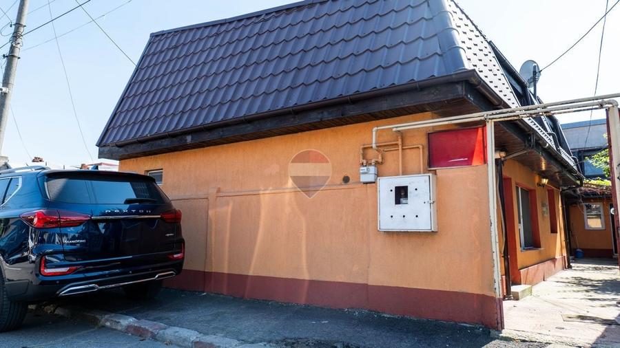 Casă de vânzare – 181 mp, 3 apartamente, 9 camere – București - 23