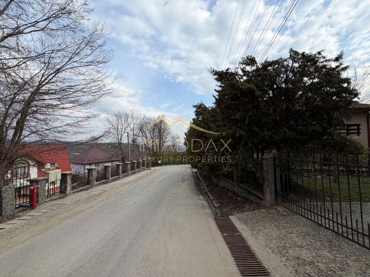 Teren agricol intravilan de 3895 mp, în Central