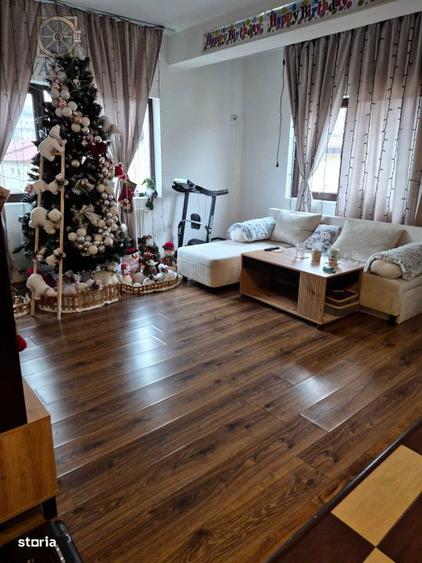 Apartament cu 3 camere decomandat, mobilat în Haliu