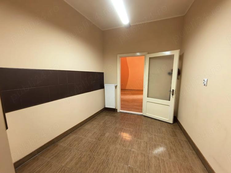 Apartament cu 3 camere nedecomandat în Central