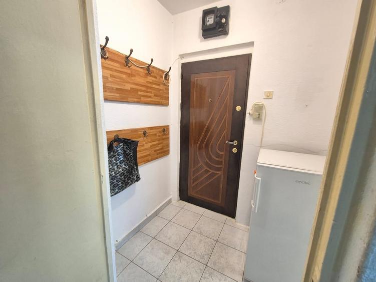 Inchiriere apartament  2 camere etajul 1  zona Florilor mobilat si utilat - 9