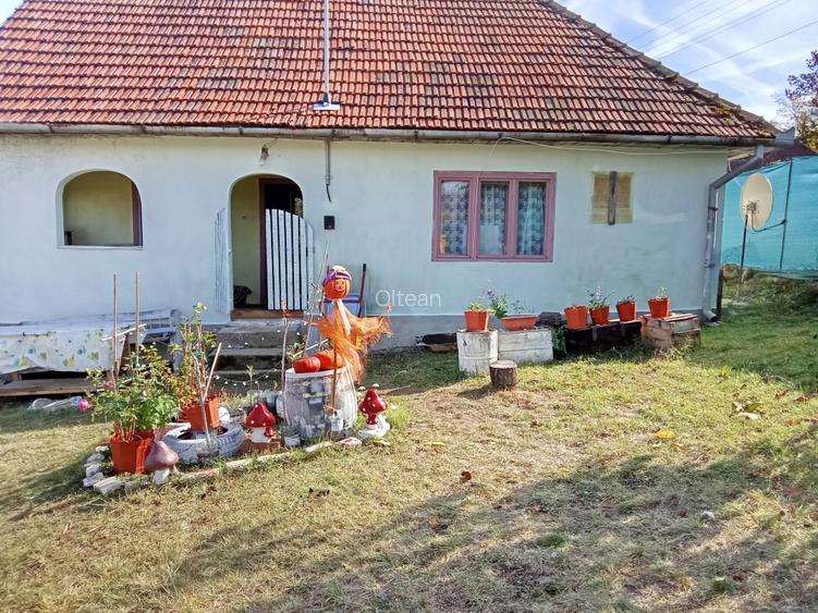 De vânzare casa la tara zona de munte în jud Hunedoara
