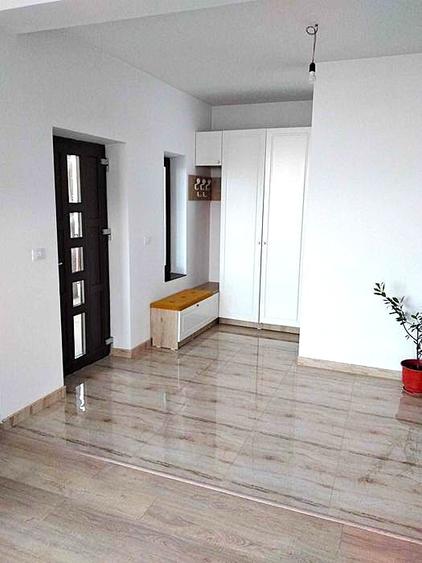 Duplex cu 5 camere cu Teren 1560 Mp în Bucium