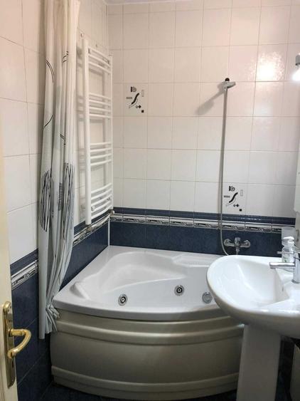 Apartament cu 3 camere decomandat în Bistrița Lac
