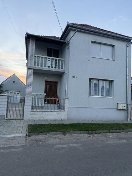 Casă cu 4 camere în Căpleni