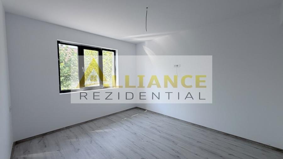 Casă individuală cu 4 camere cu Canalizare în Berceni