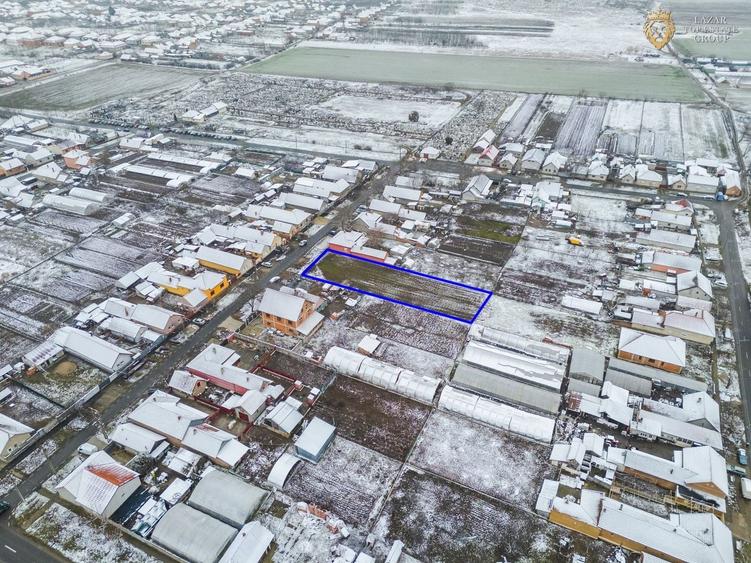 Teren Construcții intravilan de 1400 mp, în Central