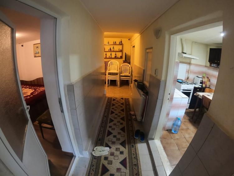 Casă individuală cu 6 camere cu Canalizare în Semicentral