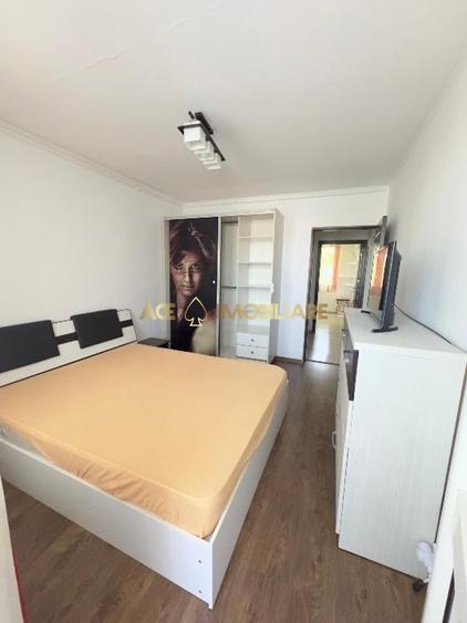 Apartament cu 3 camere semidecomandat, mobilat în Drumul Taberei