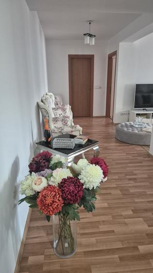 Apartament cu 2 camere decomandat în Splaiul Unirii