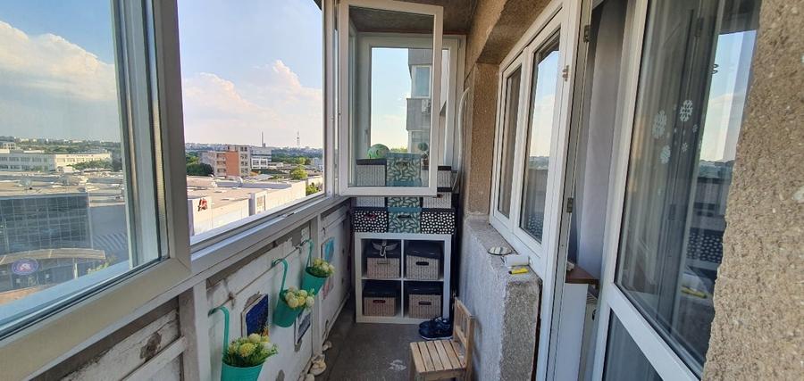 Apartament cu 3 camere semidecomandat, mobilat în Vitan