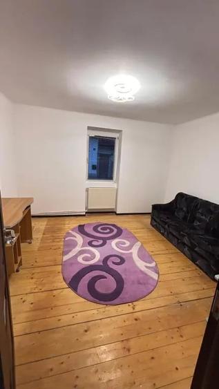 Casă cu 3 camere în Torontalului