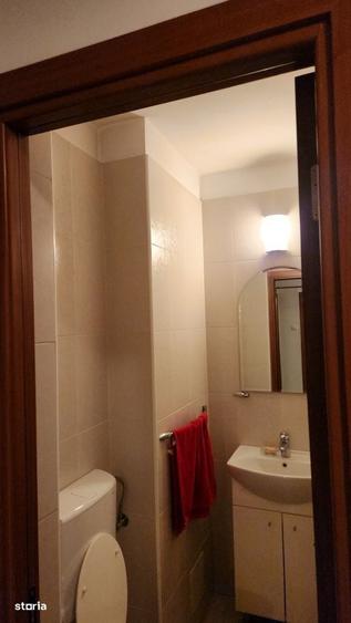 Apartament cu 3 camere decomandat în P-ța Universității