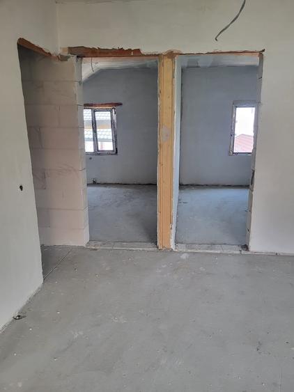 Casă individuală cu 5 camere cu Teren 200 Mp în Lumina