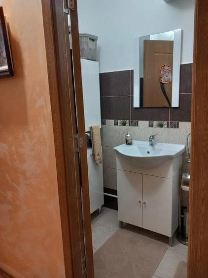 Apartament cu 4 camere decomandat în Central