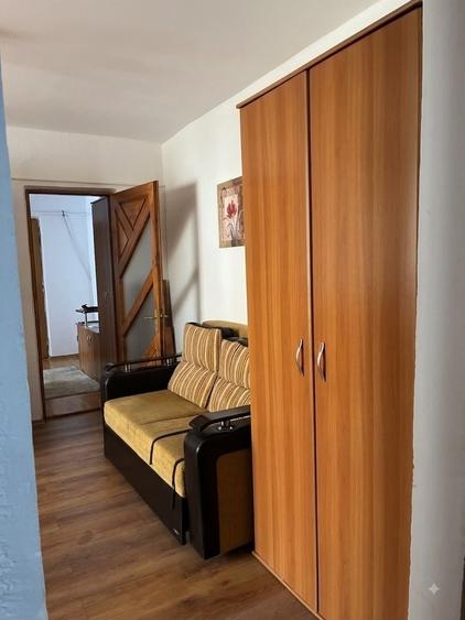 Apartament cu 2 camere semidecomandat în Fetești-Gară